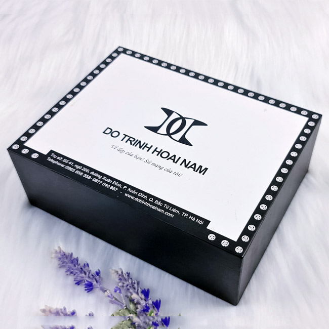Mẫu hộp cứng cho thương hiệu Đỗ Trịnh Hoài Nam