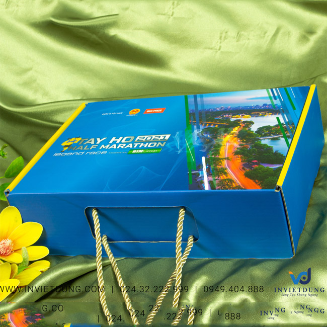 Mẫu hộp carton đựng quà tặng cuộc thi Marathon