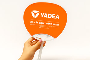 In quạt nhựa cầm tay quảng cáo