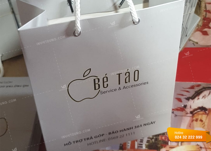 Mẫu túi giấy đựng điện thoại di động cửa hàng Bé Táo