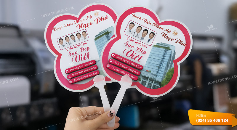 Mẫu quạt nhựa hình hoa quảng cáo
