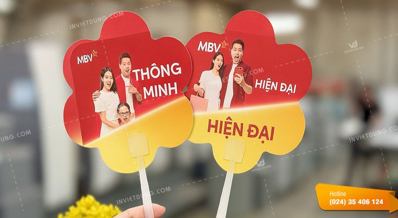Mẫu quạt nhựa hình hoa quảng cáo