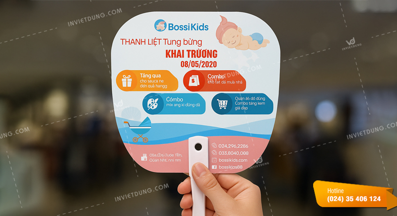 Mẫu quạt nhựa qunarg cáo hình vuông