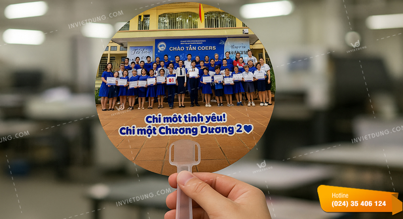 Quạt nhựa cầm tay mẫu thiết kế cho trường trung học