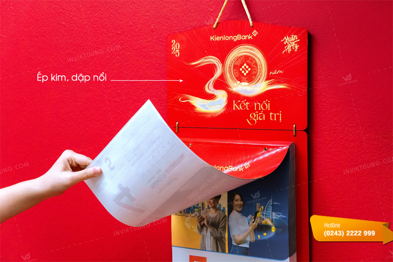 Gia công ép kim, dập nổi lịch Tết