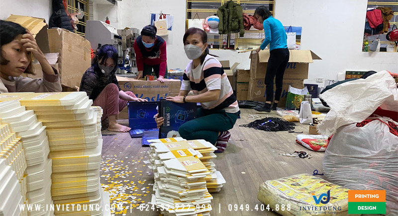 Gia công túi giấy sau in tại xưởng In Việt Dũng