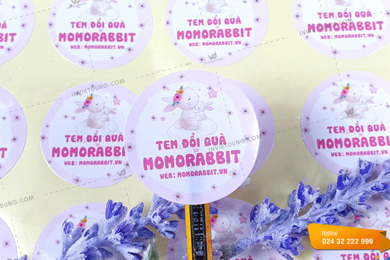 In decal giấy dán trên sản phẩm bỉm cho shop Mẹ và Bé Momorabbit